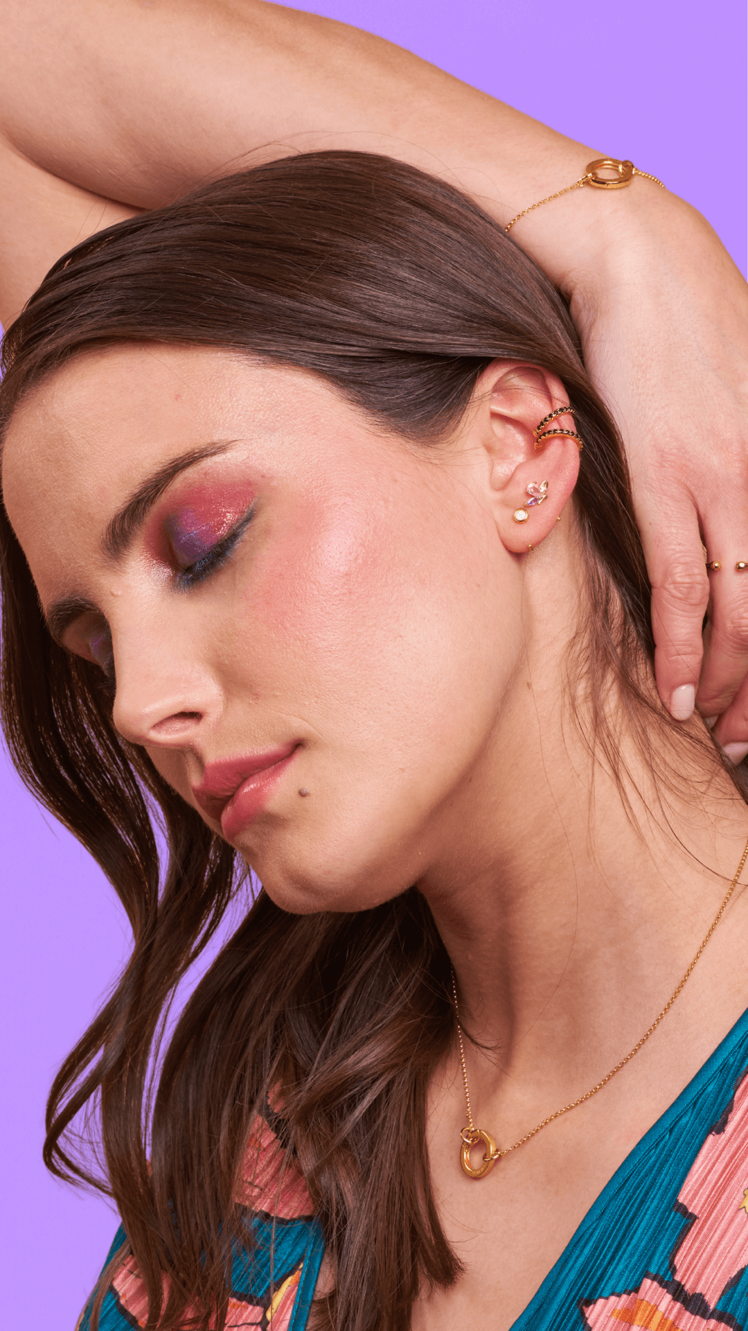 <b> CREA IL TUO LOOK </b>